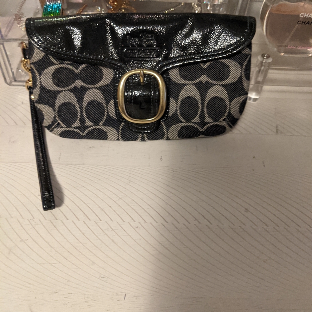 Coach Jean Clutch